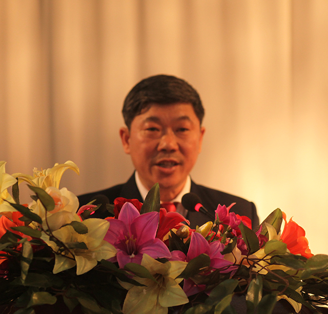 <p>挖潛降本 苦練(liàn)內功(gōng) 自強不息(xī) 共同成長<br> 河北東方富達機械有限公司(sī)召開2016年度供(gòng)應商大會</p> <p> </p> <p>